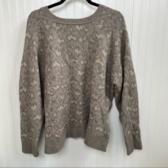 Athleta 982835 Hawthorn Animal Print Merino Wool Crewneck Sweater Size 1X - Picture 3 of 7